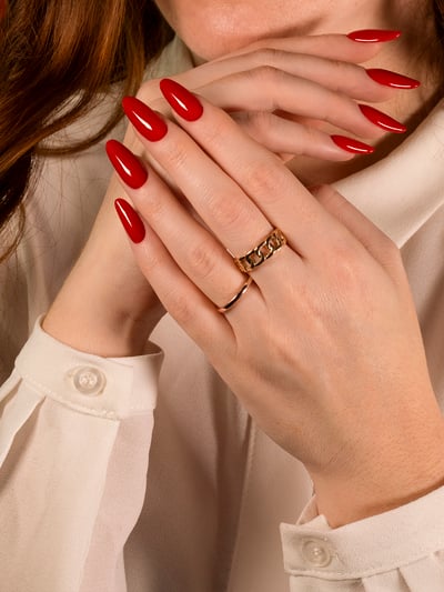 unghie rosse valentino